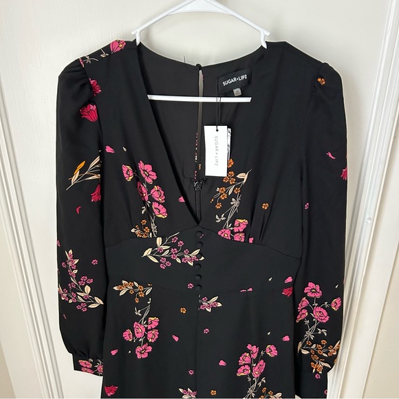 NWT Sugar Lips Black Floral Deep V-Neck Long Sleeve Jumpsuit XS Extra Small - Picture 3 of 11